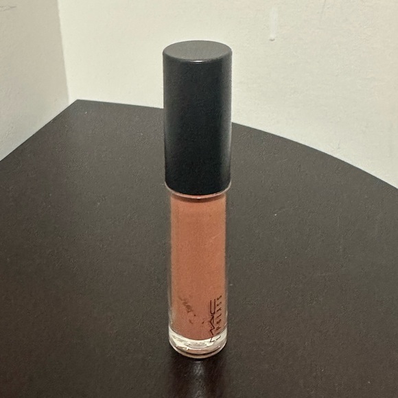 NEW FULL SIZE MAC LIP GLASS IN SHADE SPRITZ - Picture 2 of 5